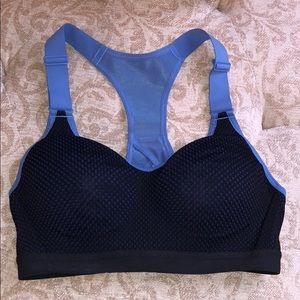 NWOT! 32B VICTORIA SPORT padded sports bra